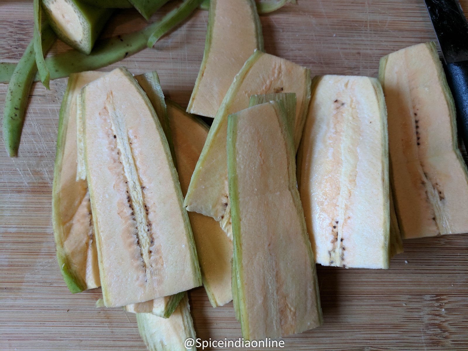 Vazhakka Bajji Cut (350 G)